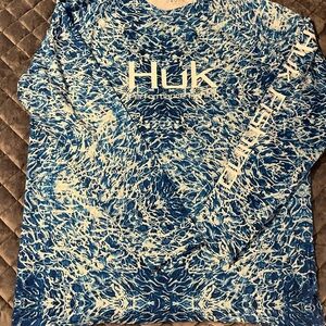 Huk men’s long sleeve performance shirt. Never worn.